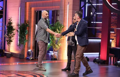 Apariție surpriză la MasterChef 2022. Chef Radu Dumitrescu s-a emoționat când a văzut cine e