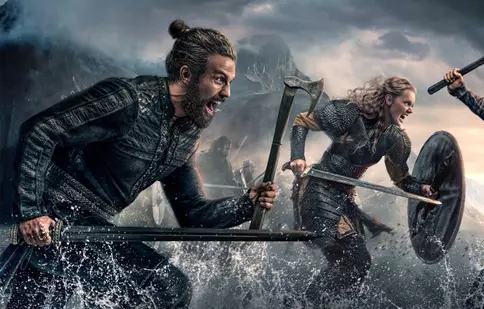 Unul dintre cele mai așteptate seriale ale începutului de an, „Vikingii: Valhalla” are premiera pe Netflix