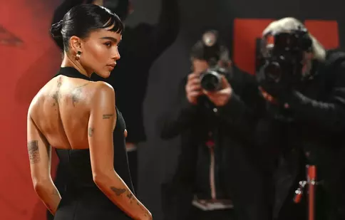 Zoë Kravitz a întors toate privirile la premiera filmului „The Batman”. Cine a însoțit-o la eveniment