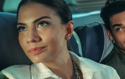 Demet Özdemir vine la Netflix din 11 februarie. Ce știm despre filmul „Tactici în dragoste”