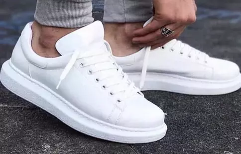 Ce cadou să îi fac iubitului meu? Încalță-l cu stil!