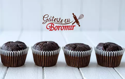 Brioșe cu Ciocolată: Muffins Pufoase și Gustoase