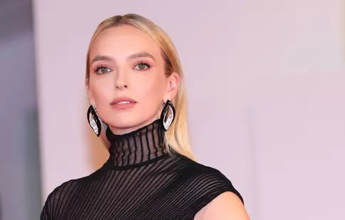 Jodie Comer va juca rolul principal din serialul „Big Swiss”, produs de HBO și Adam McKay