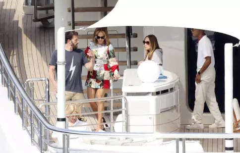 Legătura neașteaptă dintre JLo, Ben Affleck și un celebru oligarh rus