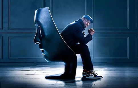 Jaf armat la filmările „Lupin”. Omar Sy și echipa serialului Netflix au fost atacați de 20 de persoane cu cagule