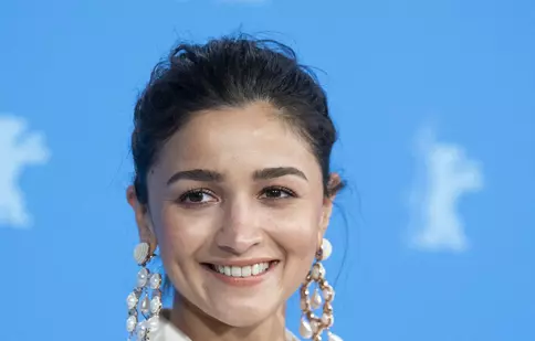 O celebră actriță de la Bollywood li se alătură lui Gal Gadot și Jamie Dornan în „Heart Of Stone”