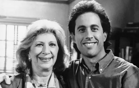 A murit Liz Sheridan, mama lui Jerry din serialul „Seinfeld”