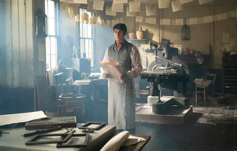 Producătorii „Bridgerton” i-au refuzat lui Calam Lynch (Theo Sharpe) o mare dorință. „Îi băteam la cap”