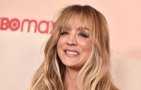 Kaley Cuoco „a plâns toată noaptea” după ce a pierdut rolul din „Knives Out 2”.  Cine luase rolul