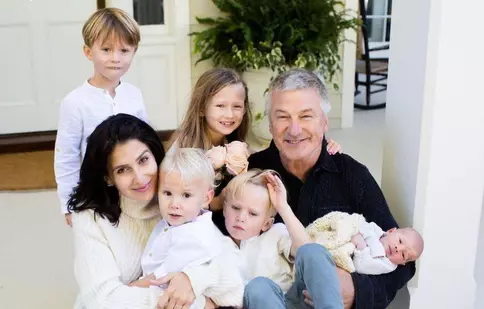 Momente de cumpănă pentru Alec Baldwin. Fotografiile impresionante postate de soția actorului