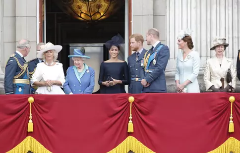 Prințul Harry și Meghan Markle au fost invitați de Regina Elisabeta a II-a la Jubileul de Platină. De ce au fost de acord consilierii reginei