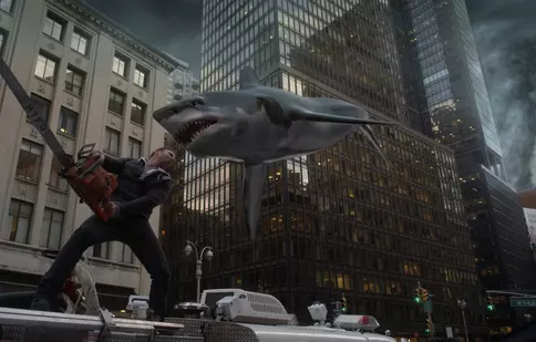 „Invazia rechinilor”, maraton în luna mai la Warner TV