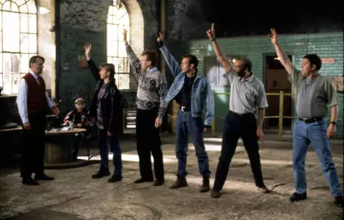 După 25 de ani, Disney+ pregătește o urmare pentru „Gol pușcă”, „The Full Monty” (1997)