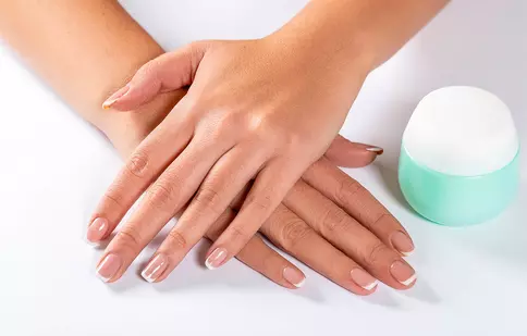 Un Ghid Complet al Ustensilelor Pentru Manichiură de Care ai Nevoie