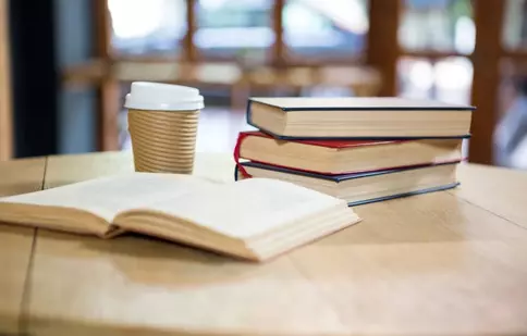 Top 13 Cărți de Medicină Must Have Pentru Începători și Pasionați