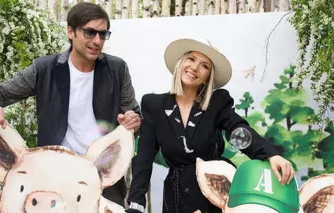 Adela Popescu și Radu Vâlcan și-au botezat mezinul în vârstă de 10 luni. De ce au amânat evenimentul până acum