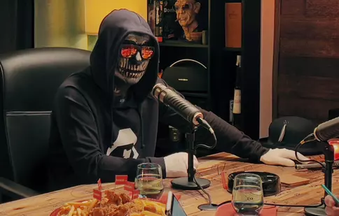 Carla's Dreams își dorește să se retragă din muzică. Vrea să renunțe la mască