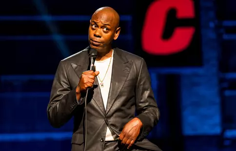 Dave Chappelle, atacat în timpul unui spectacol. S-a întâmplat pe scenă, în fața publicului
