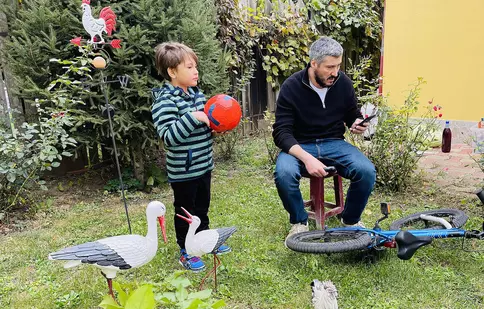 David, fiul Andreei Mantea, actor în serialul „Strada Speranței”. Ce rol interesant interpretează