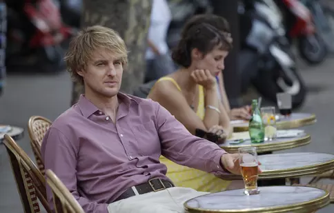 Când difuzează Warner TV „Midnight in Paris”, filmul regizat de Woody Allen  premiat cu Oscar