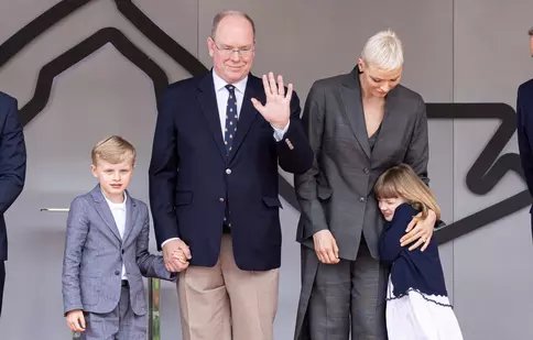 Prințul Albert de Monaco, escapadă în Disneyland alături de gemenii Gabriella și Jacques