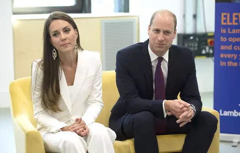 Detaliile emoționante pe care nu le-ai observat în primul portret oficial comun al lui Kate Middleton și al Prințului William