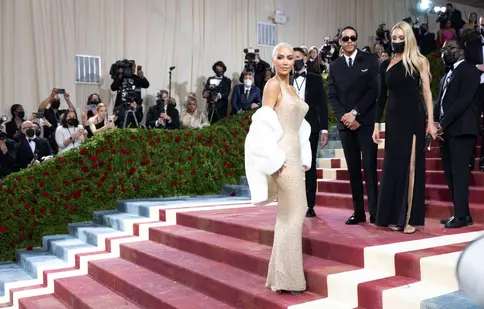 Kim Kardashian, acuzată că a distrus legendara rochie a lui Marilyn Monroe purtată la Met Gala 2022