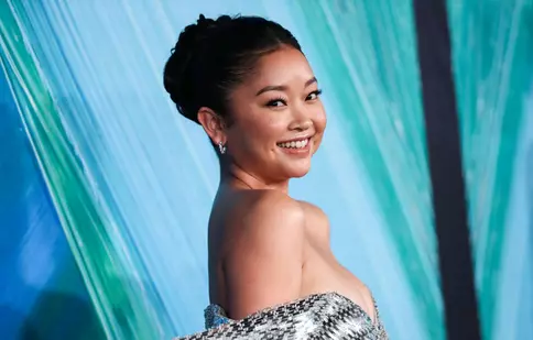 „Boo, Bitch”, serial Netflix. Primele imagini cu Lana Condor în noua comedie de pe platforma de streaming