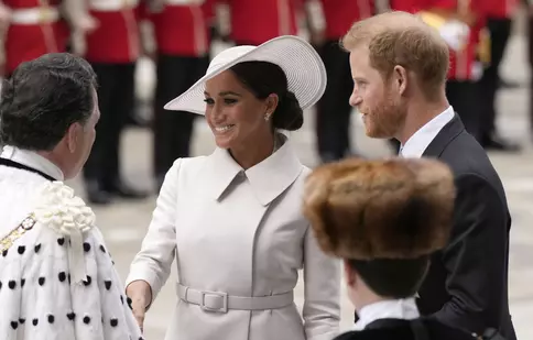 Prințul William și Prințul Harry s-au ignorat la Jubileului de Platină al Reginei. Primele poze oficiale cu Ducii de Sussex