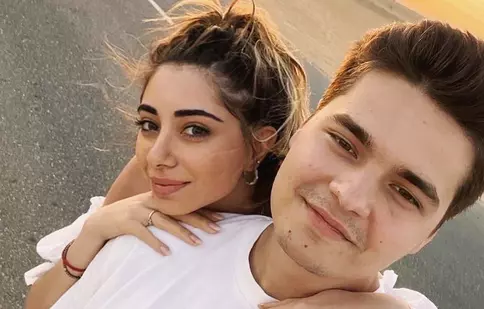 Ce spune Selly despre căsătoria cu iubita lui, Smaranda. În ce investește banii