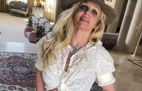 Britney Spears a dansat la nuntă în lenjerie intimă cu diamante. Reacția fanilor