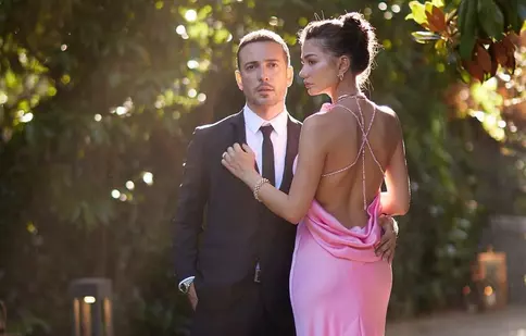 Actrița Demet Özdemir și cântărețul Oğuzhan Koç s-au logodit. Când va avea loc nunta