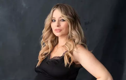 „Am spus întotdeauna că nu voi naște natural”. Ce a făcut-o pe Laura Cosoi să se răzgândească