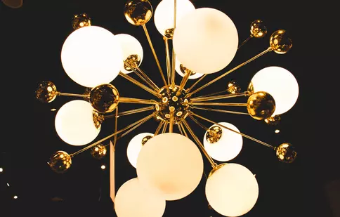 4 lucruri de care trebuie să țineți cont când cumpărați un candelabru