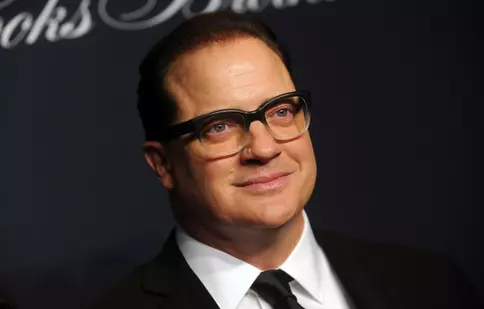 Brendan Fraser șochează din nou, cu prima imagine din noul său film. Joacă rolul unui bărbat de 270 de kilograme