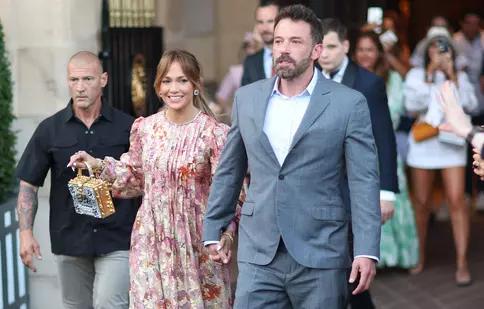 Jennifer Lopez a împlinit 53 de ani în timpul vacanței din Paris. Cum a răsfățat-o Ben Affleck
