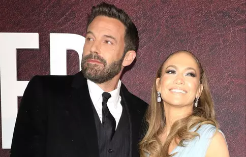 Jennifer Lopez și Ben Affleck s-au căsătorit în secret. Ce rochie a purtat mireasa
