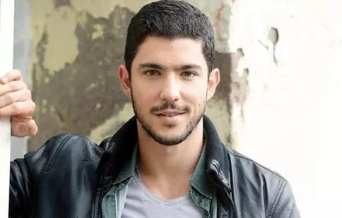 Kaan Yildirim, fostul iubit al lui Hande Erçel, a înlocuit-o deja! Actrița pe care a pus ochii e foarte cunoscută la noi