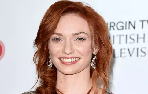 S-a măritat Eleanor Tomlinson! Actrița din serialul „Poldark” a avut o rochie superbă