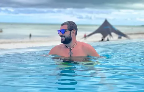 Cătălin Cazacu, iubitul Ramonei Olaru de la „Neatza!”, va prezenta o emisiune la Antena Stars