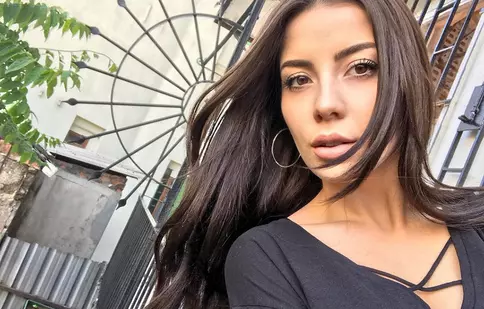 Cine este Melis Tüzüngüç, protagonista serialului „Aripi frânte”