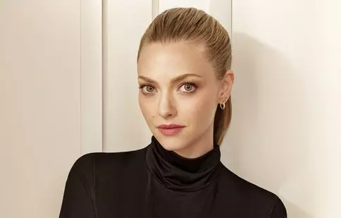 Amanda Seyfried, accident vestimentar pe scena Critics Choice Awards 2023. „Rochia se tot rupe”