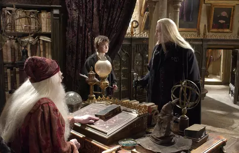 Un actor din seria de filme „Harry Potter” îl va interpreta pe Cary Grant într-o miniserie biografică