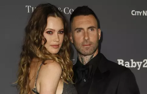 Adam Levine, în mijlocul unui scandal imens, după ce și-ar fi înșelat soția însărcinată. Ce dezvăluiri a făcut presupusa amantă