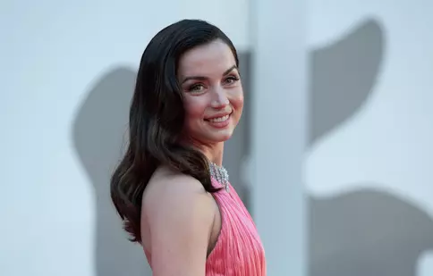 Cum i-a cerut Ana de Armas permisiunea lui Marilyn Monroe să joace în filmul „Blonde”. „Am mers la cimitir și...”