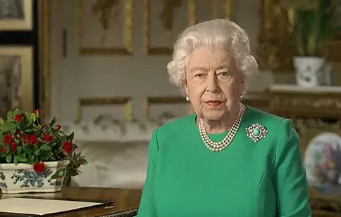 Ce au dezvăluit ultimele fotografii ale reginei Elisabeta a II-a. Detaliul îngrijorător care arăta că regina era pe moarte