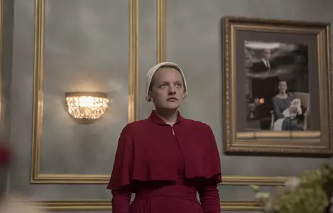 Serialul „Povestea slujitoarei” a fost anulat. Ce știm despre continuarea „Testamentele”