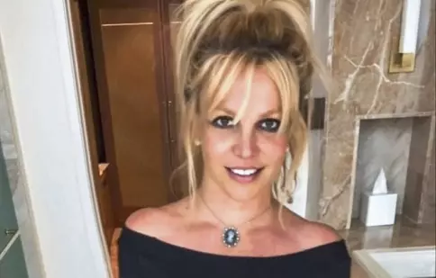 Britney Spears s-a pozat goală, din nou. Cum au reacționat fanii. „E riscant să deschizi aplicația asta!”
