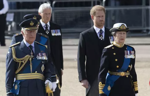 De ce este Regele Charles îngrijorat de volumul de memorii scris de Prințul Harry. „Poate fi oprit?”