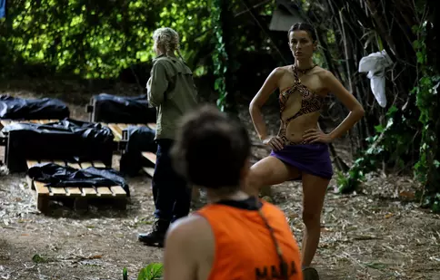 „Sunt celebru, scoate-mă de aici”, 4 octombrie 2022”. Ruxi întoarce armele împotriva lui Cristi Mitrea, după sărutul din junglă